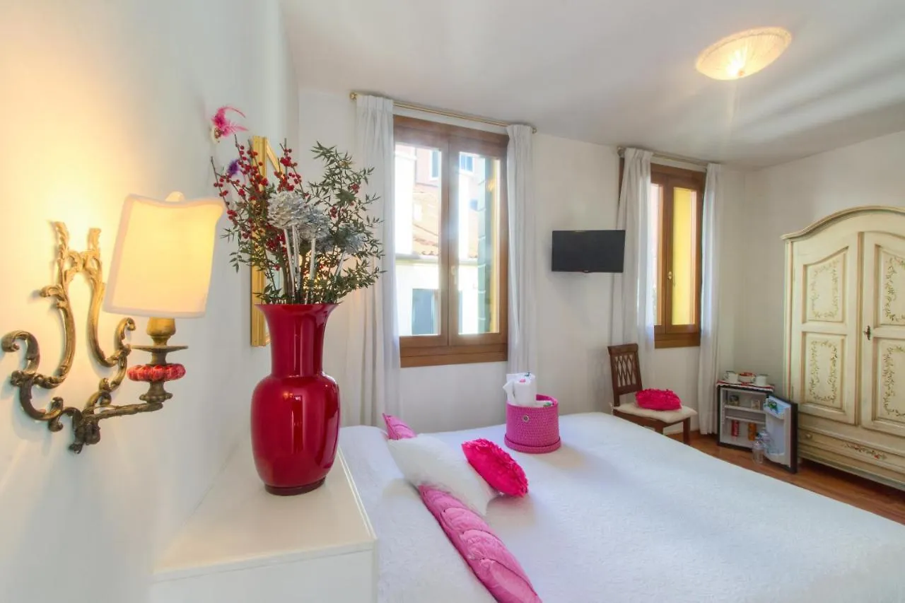 Residenza De L'Osmarin Suites Venice 0*,