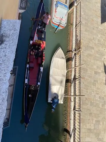 Residenza De L'Osmarin Suites Venice Guest house