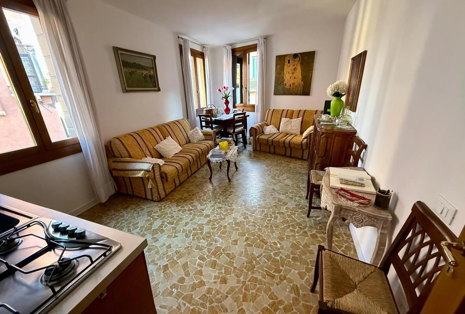 Residenza De L\'Osmarin Suites contacts