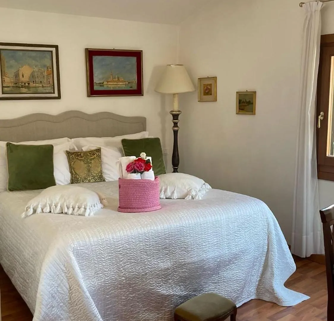 Residenza De L'Osmarin Suites Venice Guest house