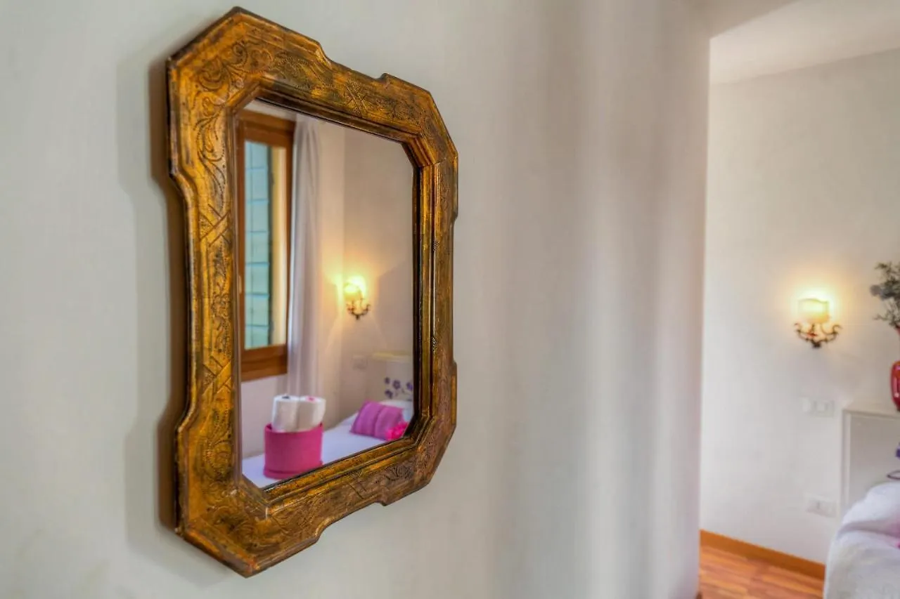 Penzion Residenza De L'Osmarin Suites Benátky