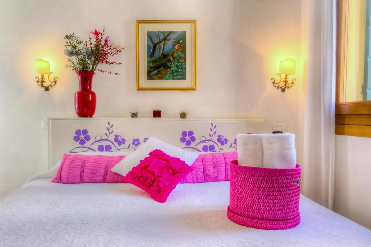 Residenza De L'Osmarin Suites Benátky 0*,  Itálie